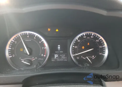 2015 Toyota Highlander Le z USA, uszkodzony, nr VIN 5TDBKRFH2FS185453